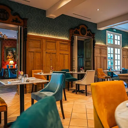 Отель Chateau De Candie 4*
